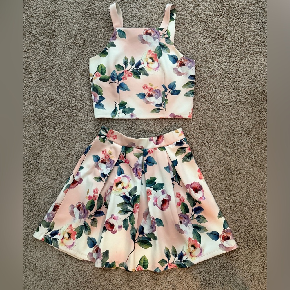 Gianni Bini Floral Two-Piece Set